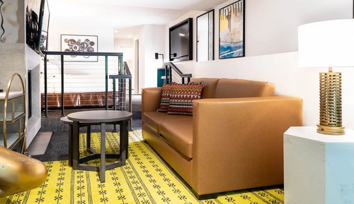 Signature Suite, 2 Queen Beds, Mobility Accessible