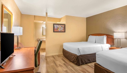 Standard Room, 2 Queen Beds, Non Smoking