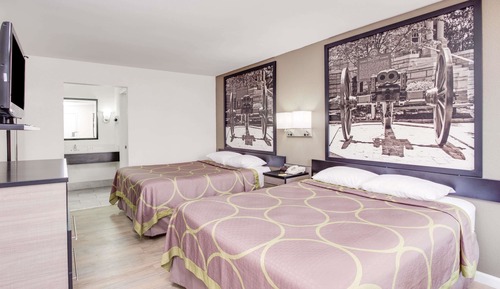 Deluxe Room, Multiple Beds, Non Smoking