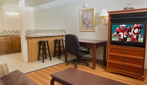 Suite, 1 King Bed, Non Smoking, Kitchenette