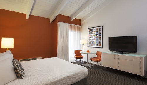Deluxe Room, 1 King Bed