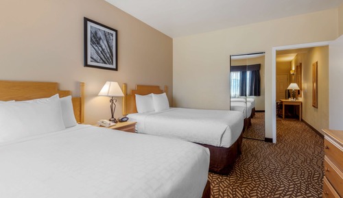 Suite, 2 Queen Beds, Non Smoking, Refrigerator