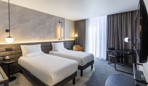Superior Room (2 single beds and sofa)