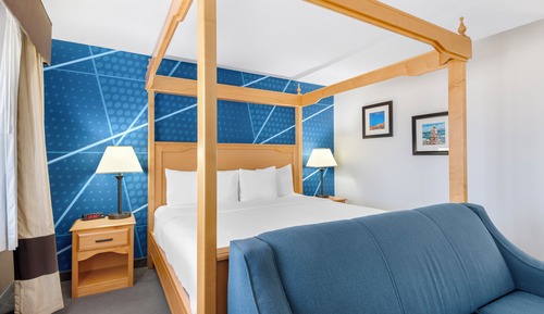 Suite, 1 King Bed, Non Smoking