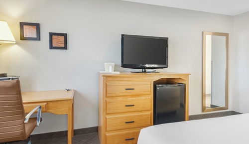 Standard Room, 1 Queen Bed, Accessible, Non Smoking