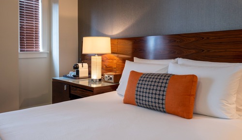 Deluxe Room, 1 Queen Bed