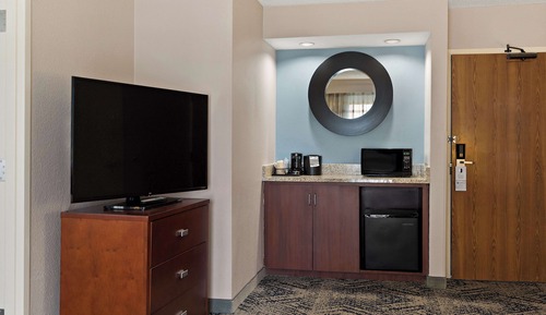 Suite, 2 Queen Beds, Non Smoking (with Sofabed)
