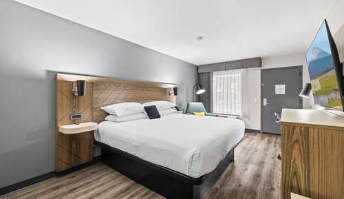 Standard Room, 1 King Bed, Accessible (Exterior Corridor)