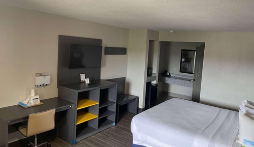 Standard Room, 1 King Bed, Smoking