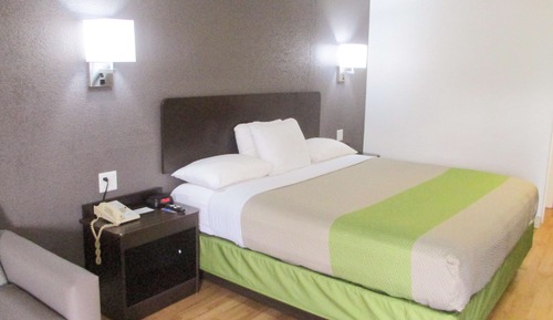 Standard Room, 2 Queen Beds, Smoking, Kitchen