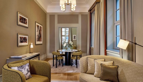 Deluxe Suite