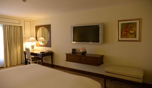 Deluxe Room, 1 King Bed, Smoking
