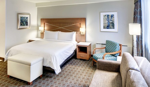 Room, 1 King Bed, Non Smoking, Corner