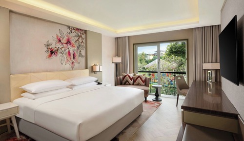 Deluxe Room, 1 King Bed, Balcony