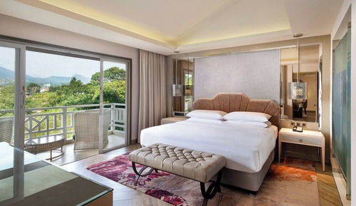 Club Suite, 1 King Bed, Balcony, Tower