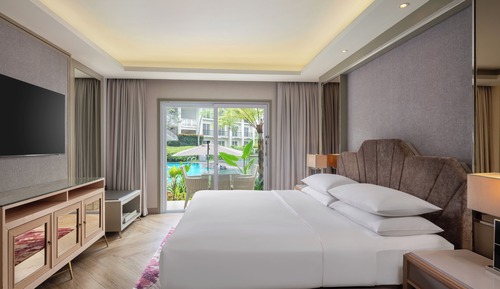 Executive Suite, 1 King Bed, Balcony