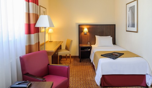 Single Room (Plus)