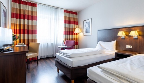 Twin Room (Plus)