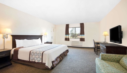 Studio Suite, 1 King Bed, Non Smoking