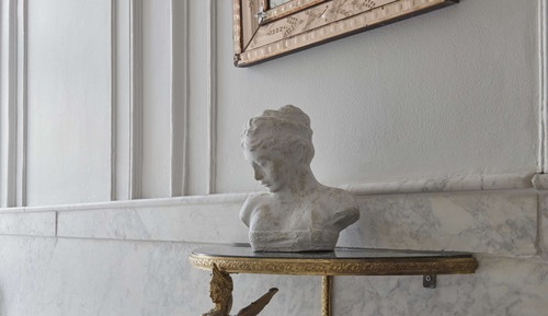 Antique Suite