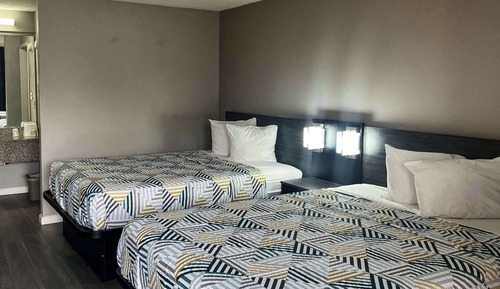Standard Room, 2 Queen Beds, Non Smoking