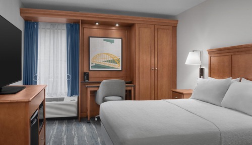 Room, 1 Queen Bed, Accessible, Non Smoking (Roll-In Shower)