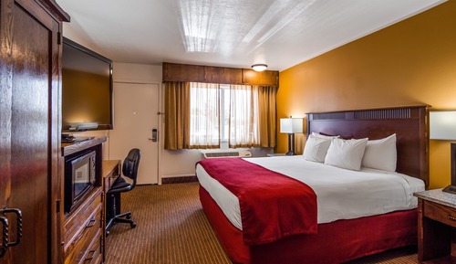 Standard Room, 1 King Bed, Non Smoking, Refrigerator & Microwave