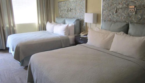 Deluxe Room, 2 Queen Beds, Fireplace
