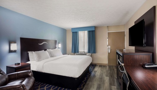 Standard Room, 1 King Bed, Non Smoking, Refrigerator & Microwave