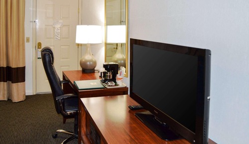 Suite, 1 King Bed, Non Smoking