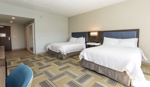Room, 2 Queen Beds, Accessible, Bathtub