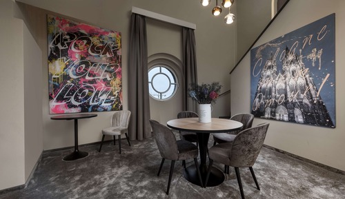 Suite, 1 King Bed (Art Duplex)