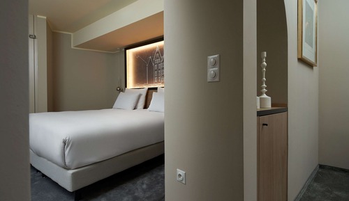 Junior Duplex, 1 King Bed, Tower