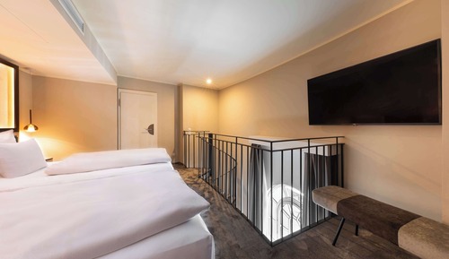 Suite, 1 King Bed
