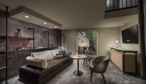 Suite, 1 King Bed (Cathedral Duplex)