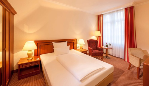 Standard Double Room, 1 Queen Bed, Park View
