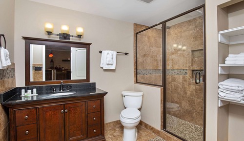 Deluxe Studio Suite, 1 King Bed, Non Smoking
