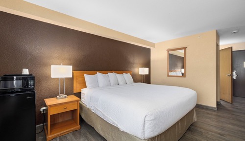 Room, 1 King Bed, Accessible, Non Smoking (Mobility/Hearing Impaired)