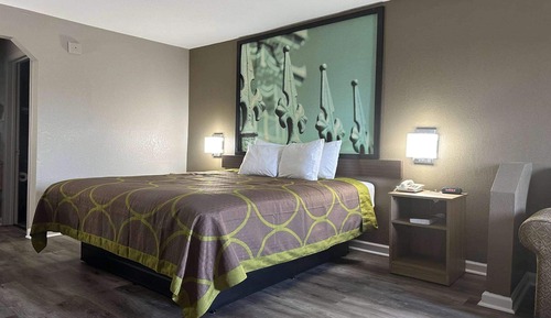 Standard Room, 1 King Bed