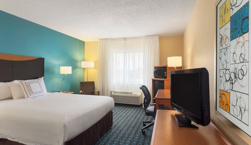 Room, 1 Queen Bed (Mobility/Hearing Access, Roll-In Shwr)