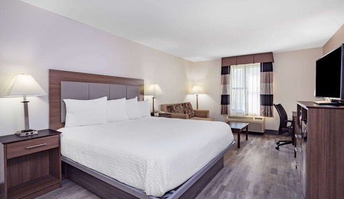 Deluxe Suite, 1 King Bed, Non Smoking