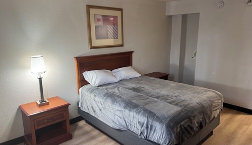 Single Room, 1 Queen Bed