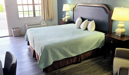 Standard Room, 1 King Bed, Non Smoking