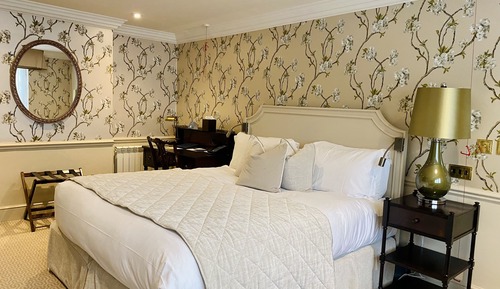 Traditional Room, Accessible
