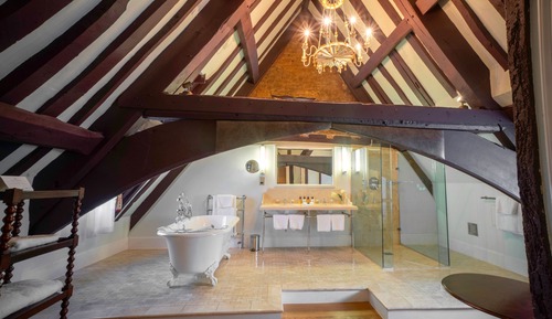 Suite (Manor)