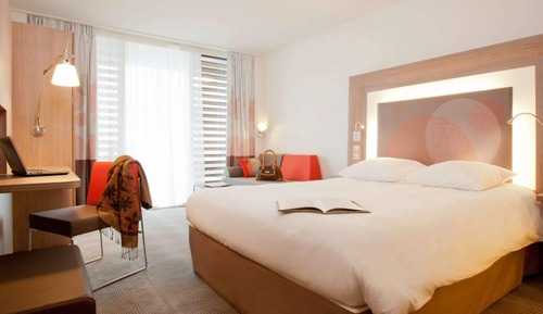 Executive Room, 1 Queen Bed with Sofa bed