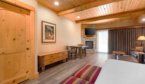 Suite, 1 King Bed with Sofa bed, Accessible, Non Smoking (with Sofabed)