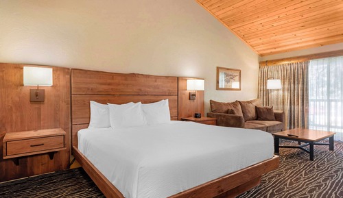 Standard Room, 1 King Bed, Non Smoking, Refrigerator & Microwave