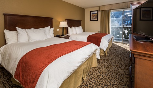 Standard Room, 2 Queen Beds, Non Smoking, Mountain View