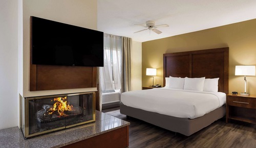 Suite, 1 King Bed with Sofa bed, Non Smoking